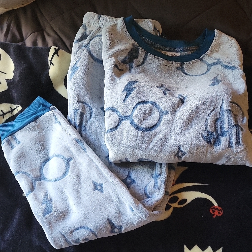 Medium Warner Bros. Blue Harry Potter Pajama Set